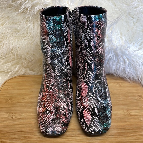🐍 SUGAR // Rainbow Multi Faux Snake Skin Side Zip  Booties Size 8 - Picture 2 of 14